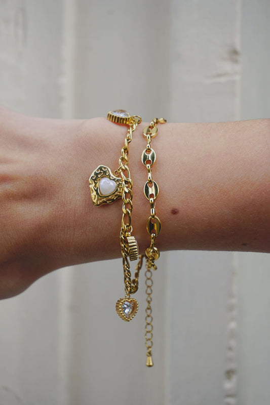 Bracelet doré double chaîne charms cœurs