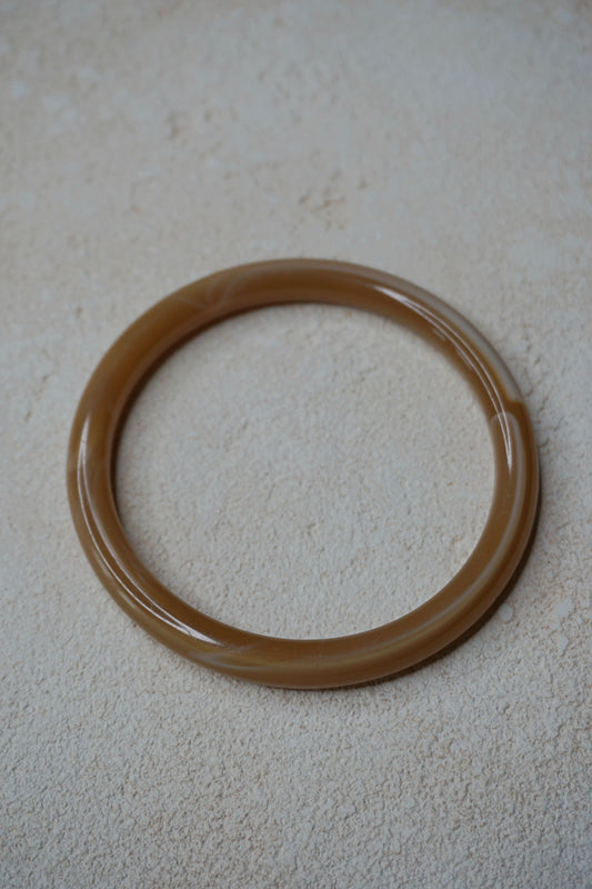 Bracelet fin résine marron clair