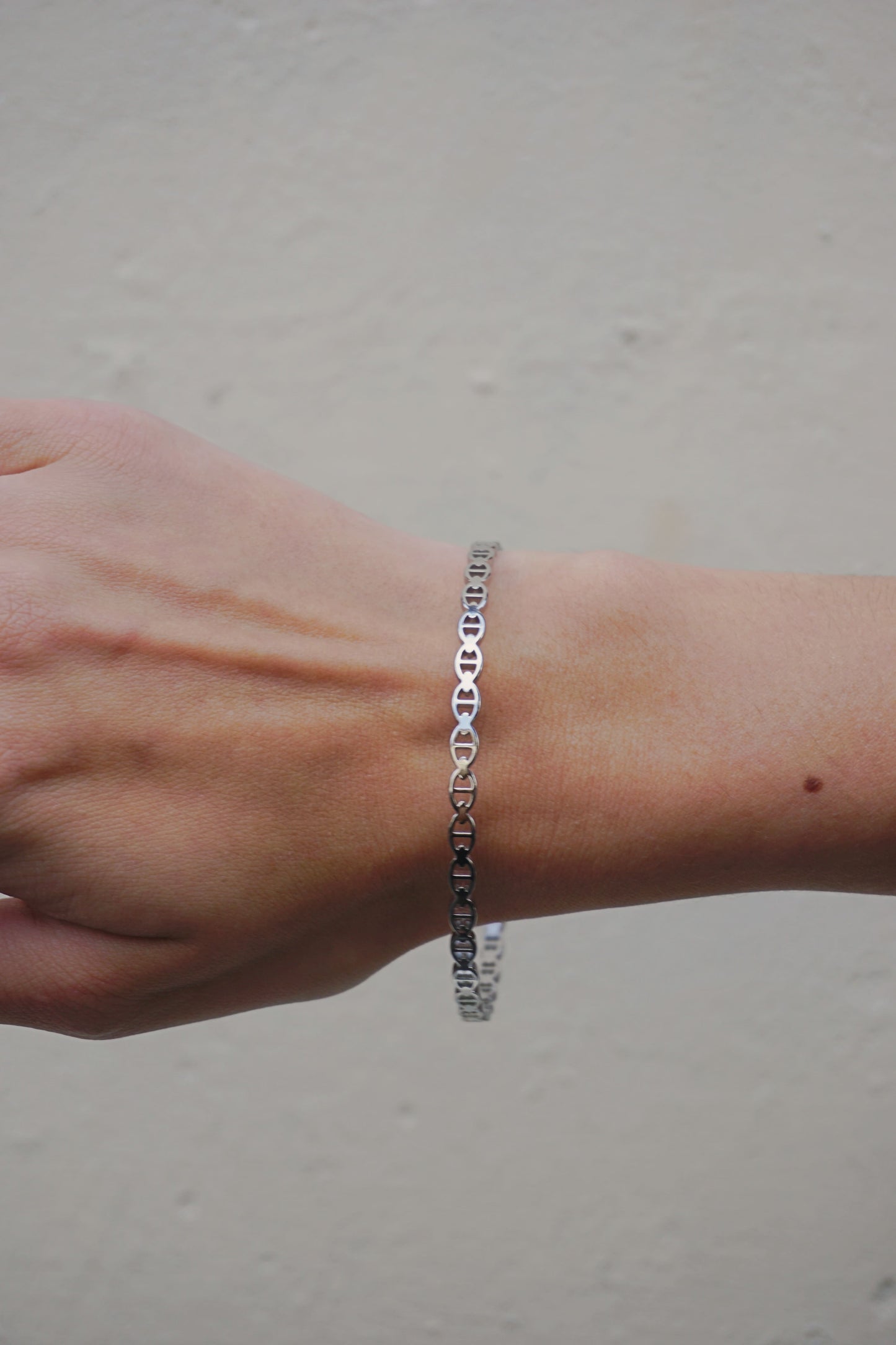 Bracelet jonc argenté et boucles