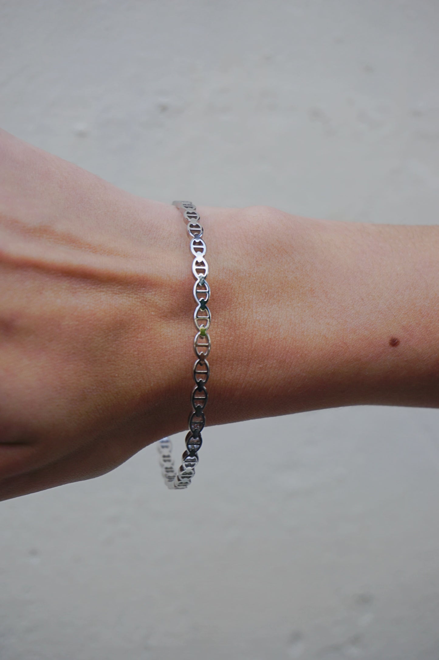 Bracelet jonc argenté et boucles