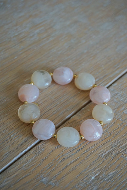 Bracelet résine crème et rose