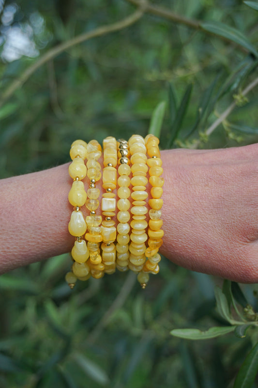 Bracelet résine et pierres jaune