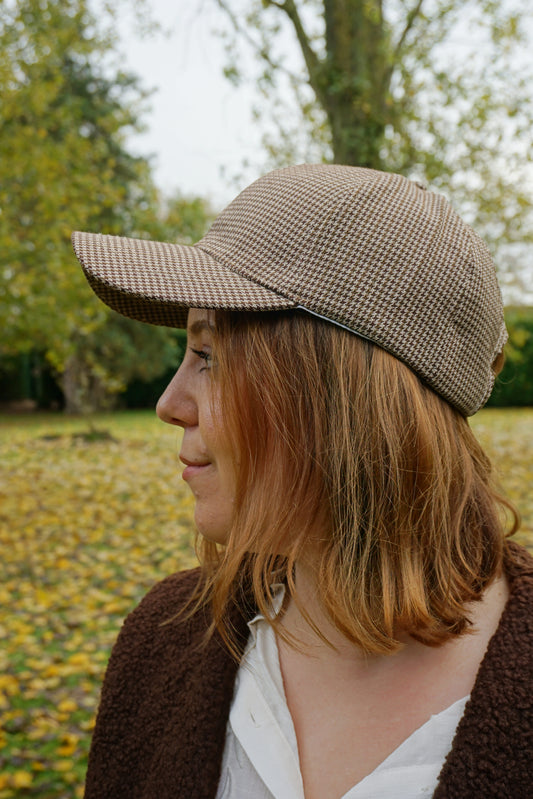 Casquette à carreaux marron