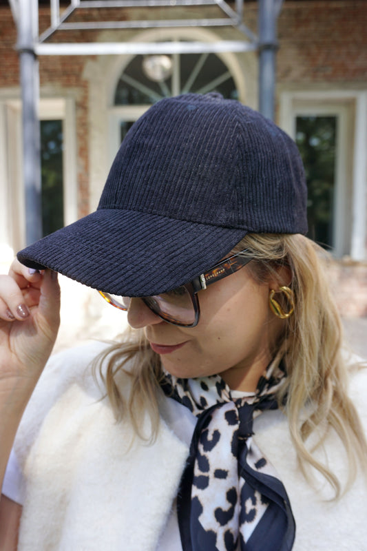 Casquette noire velours côtelé
