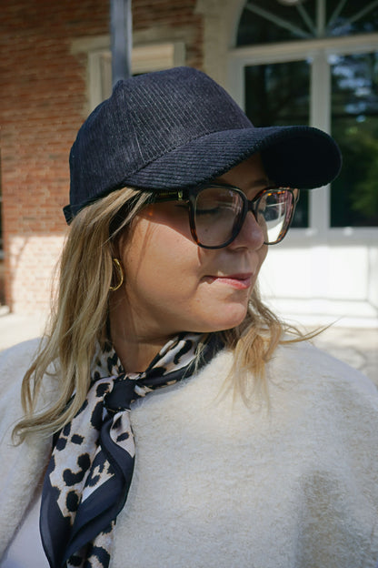 Casquette noire velours côtelé