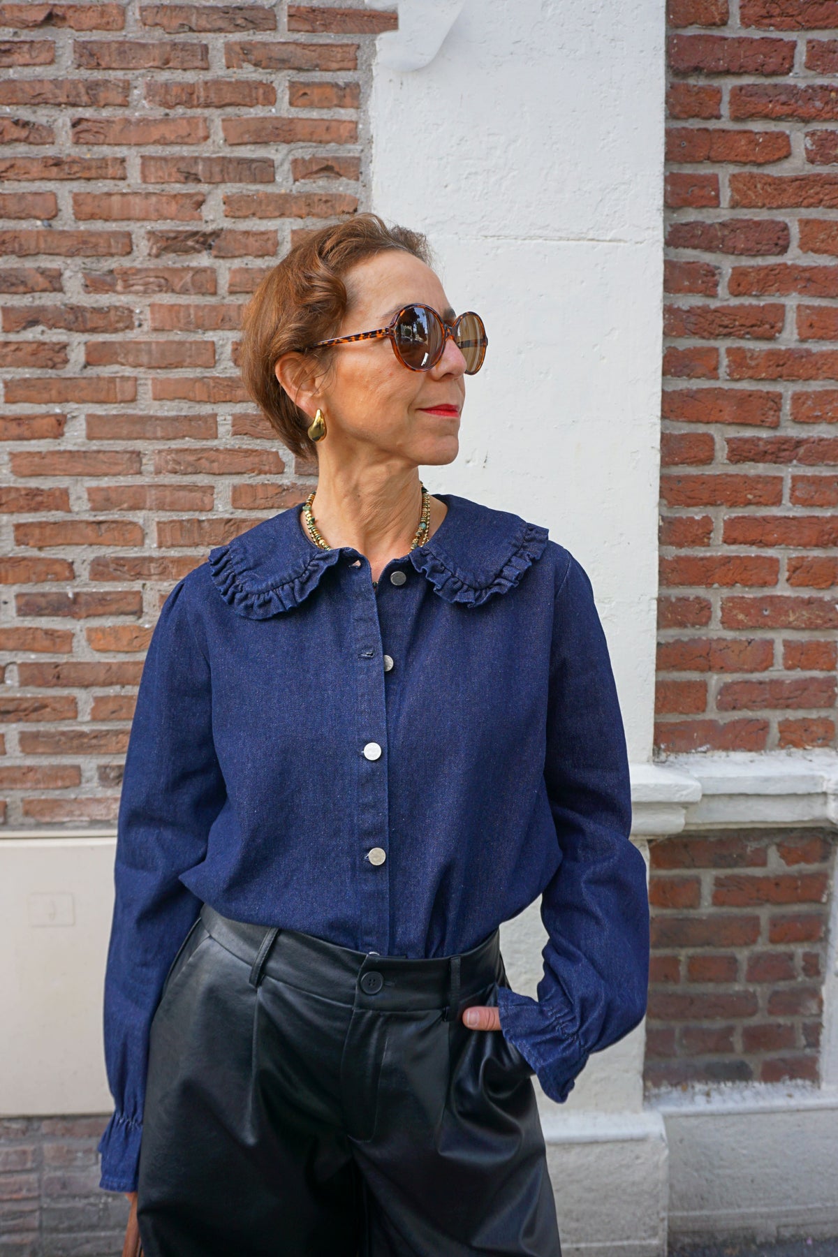 Chemise en jean col claudine volanté
