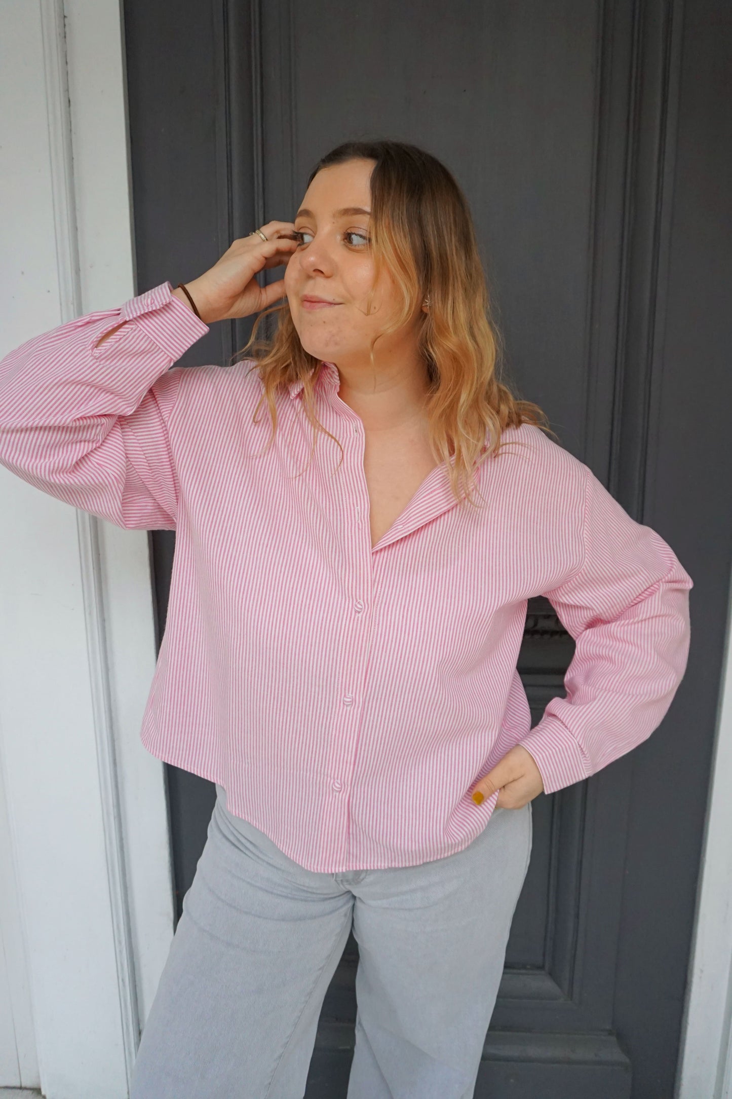 Chemise rose rayée ouverture dos