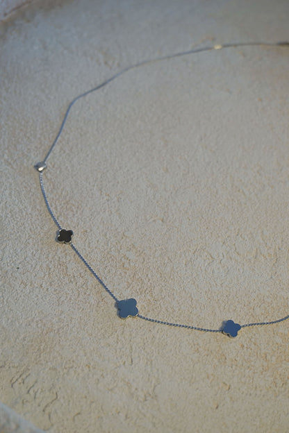 Collier argenté fin trèfle