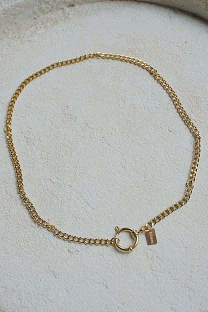 Collier boucle dorée