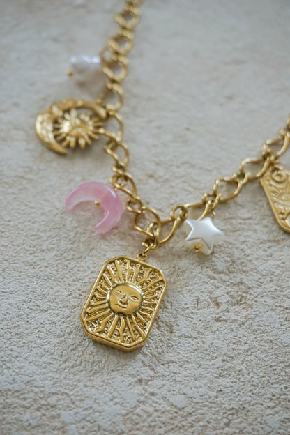 Collier doré charms soleil, lune, étoile PETIT DÉFAUT