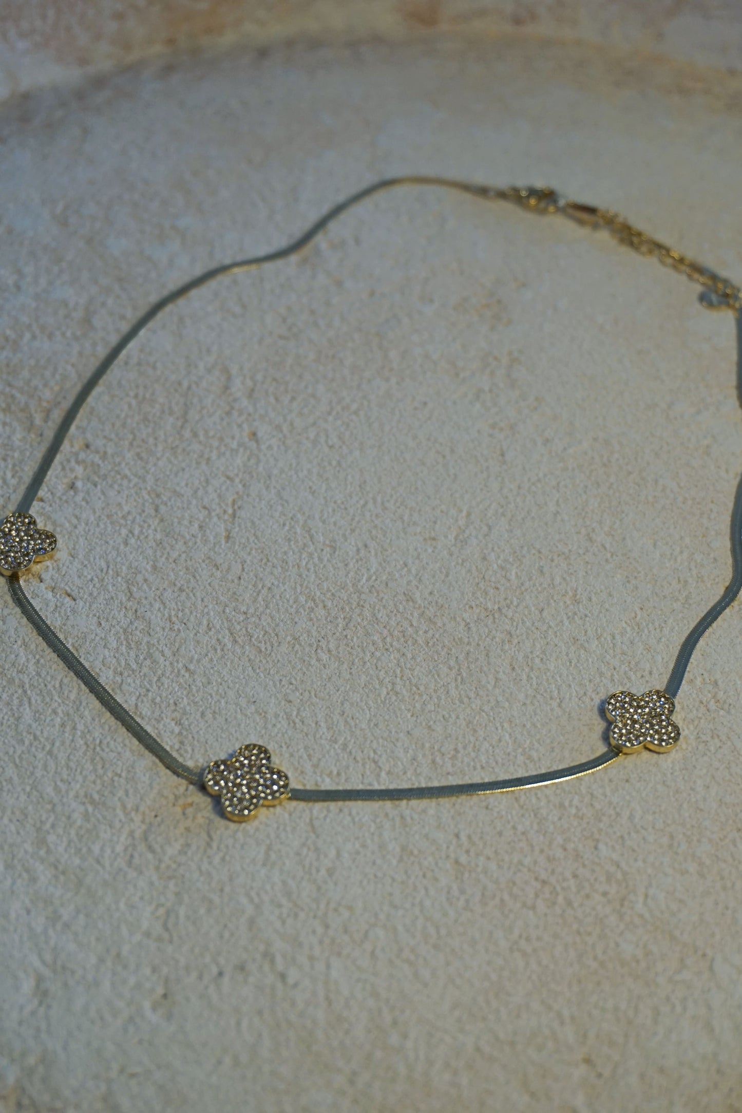 Collier doré maille trèfle