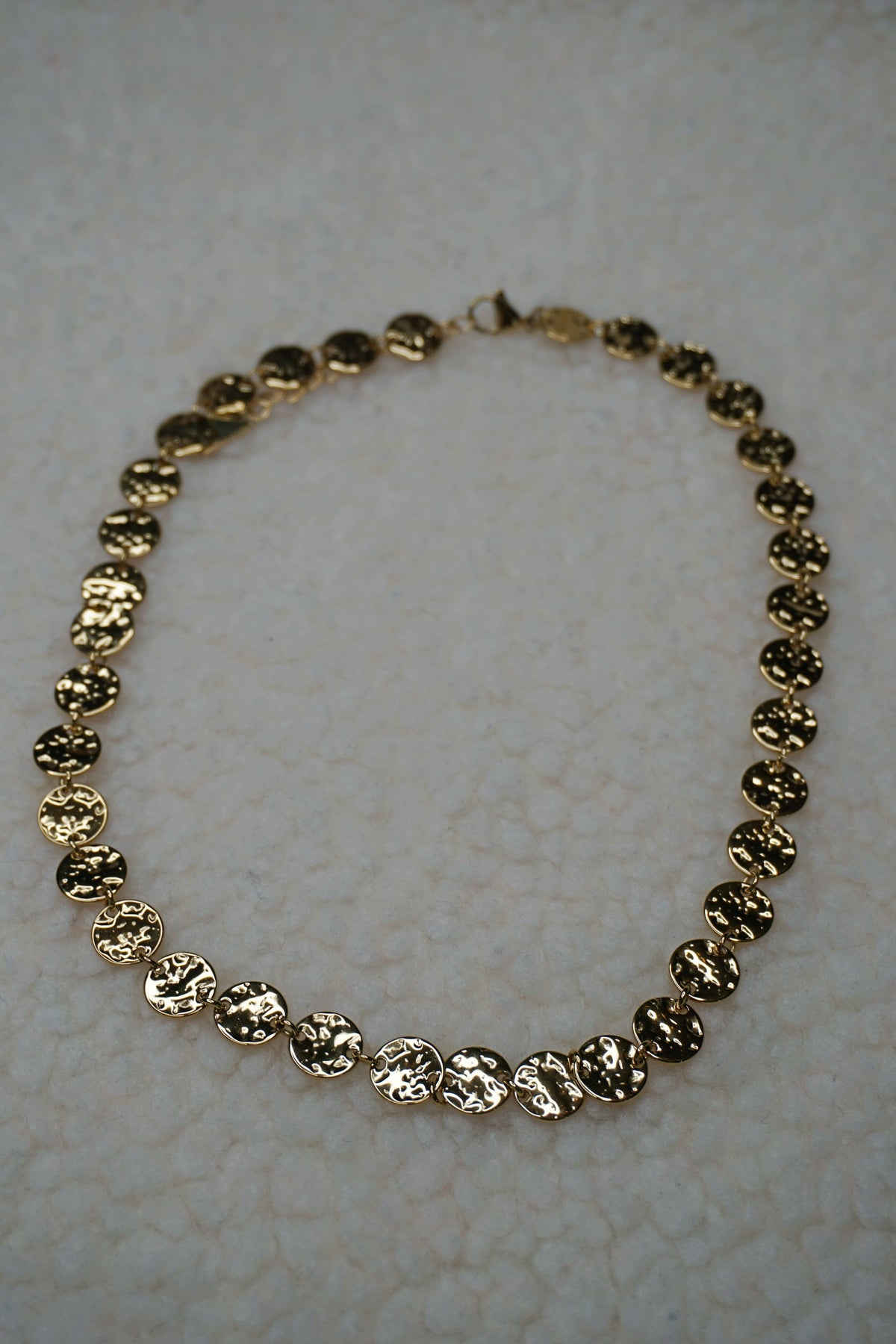Collier doré médaillons brillants