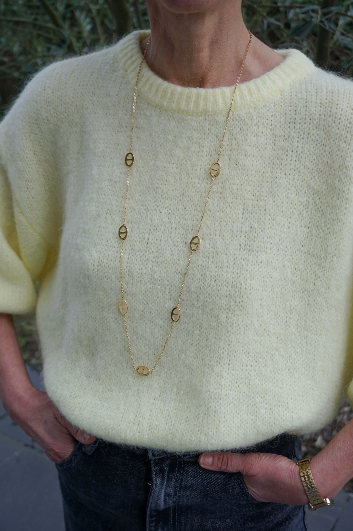 Collier doré long sautoir