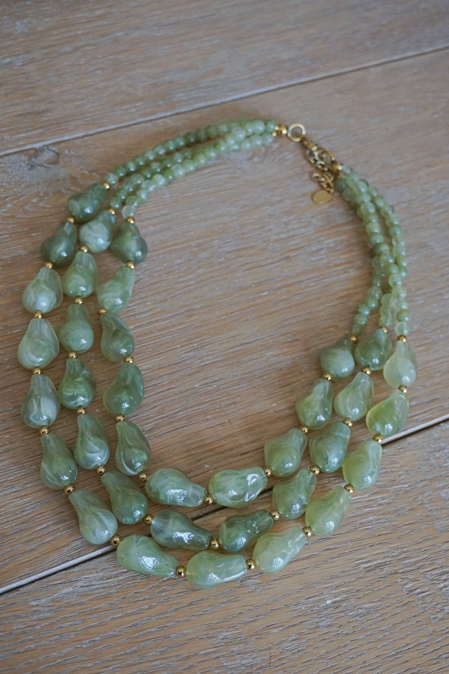 Gros collier kaki multi rangs