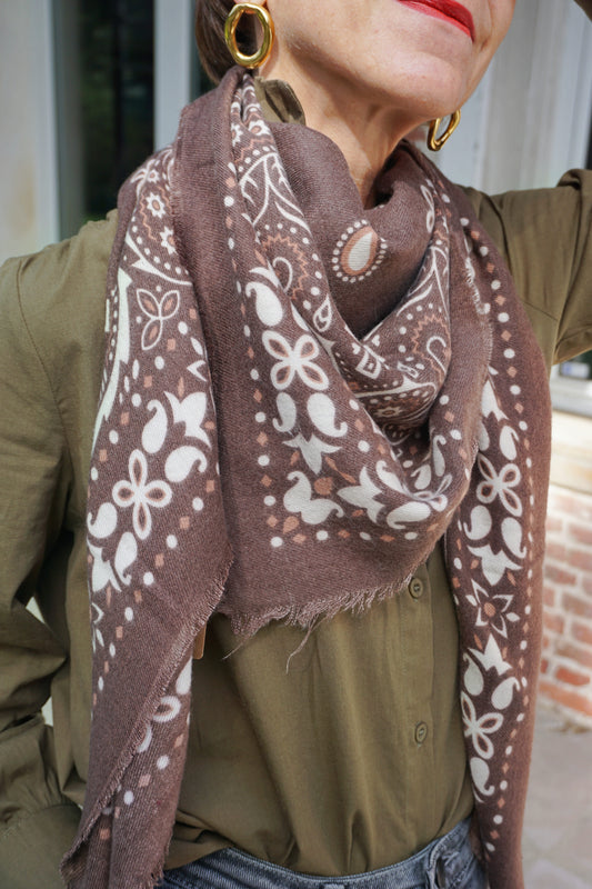 Écharpe douce marron à motifs
