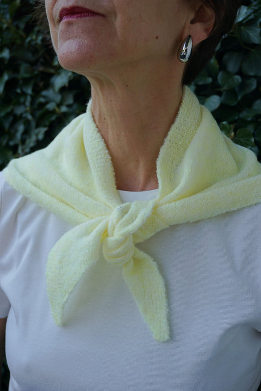 Écharpe Sophie Scarf triangle fine jaune
