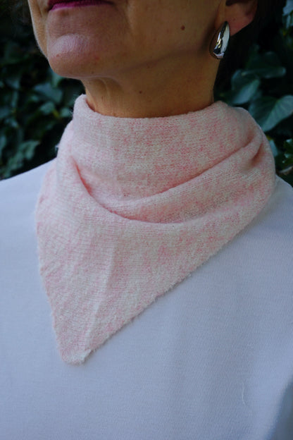 Écharpe Sophie Scarf triangle fine rose