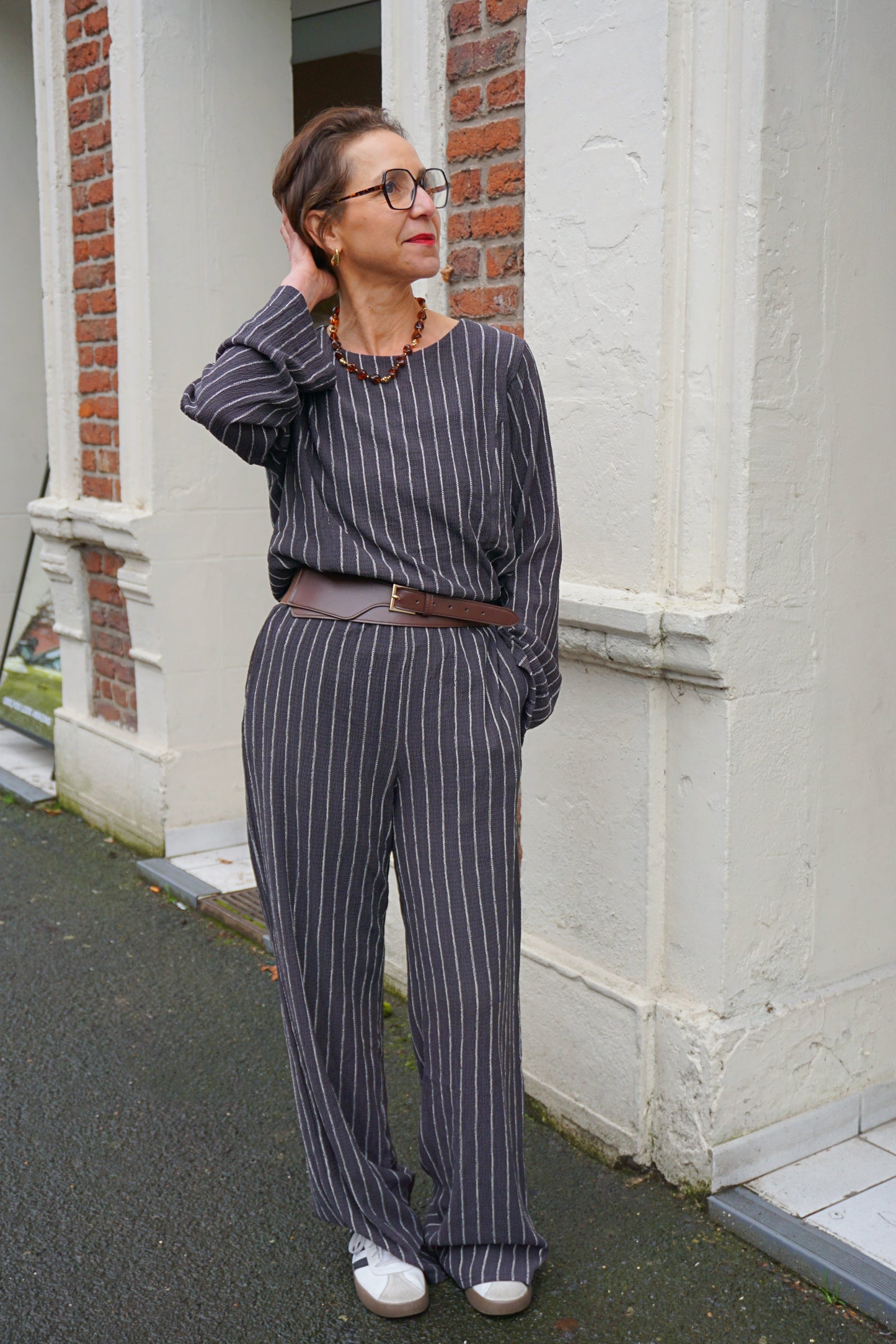Ensemble gris bleu rayé top et pantalon