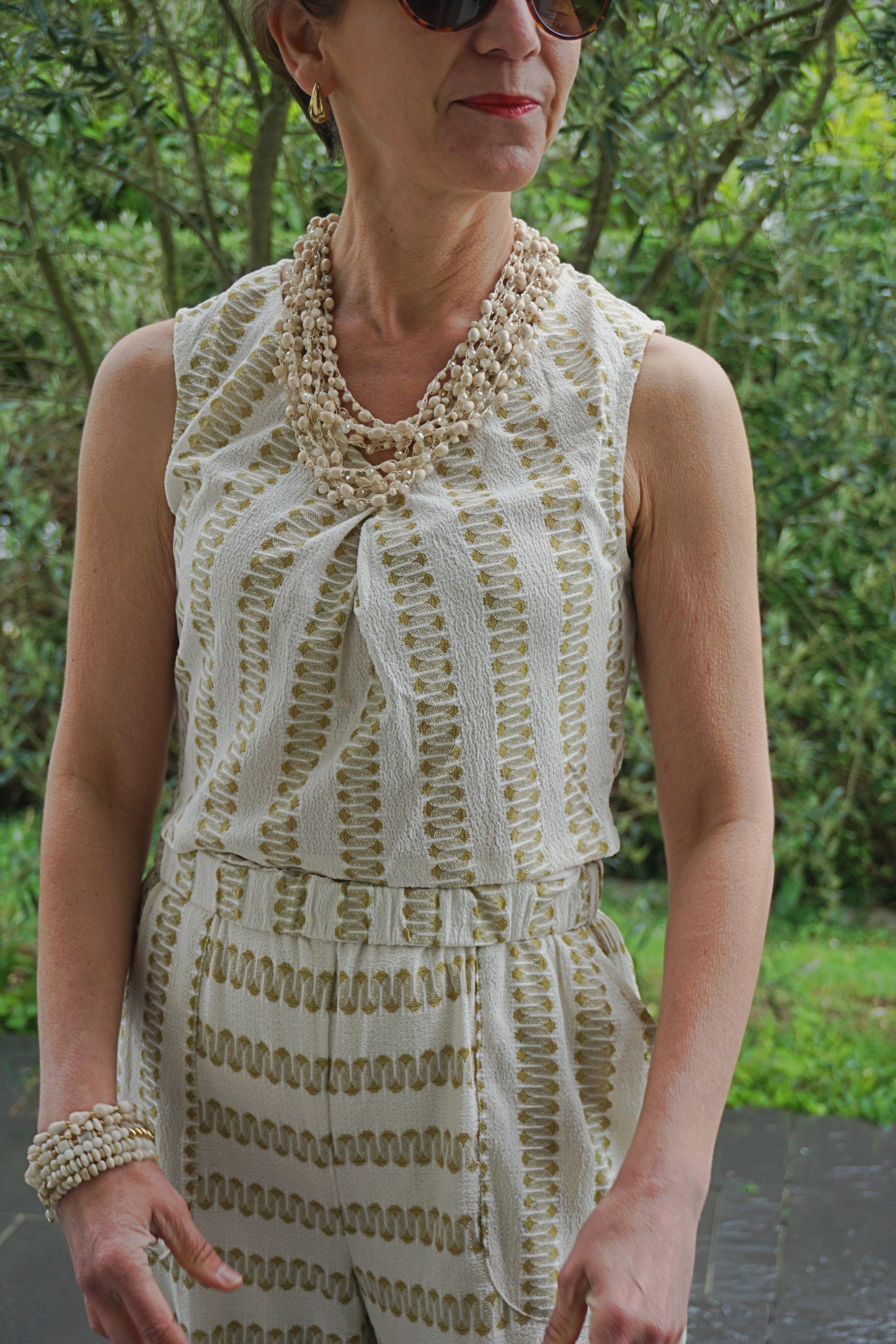 Ensemble top pantalon crème motifs ocres
