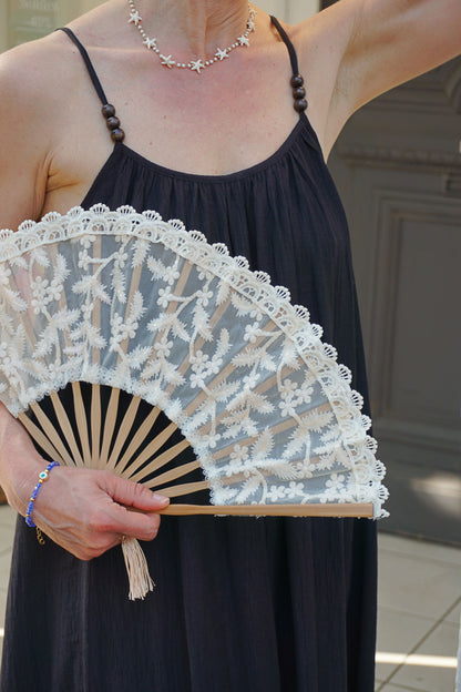 Éventail crème dentelle