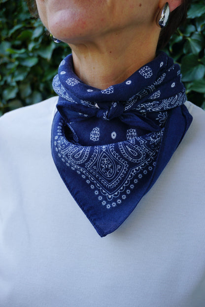 Foulard bleu marine bandana