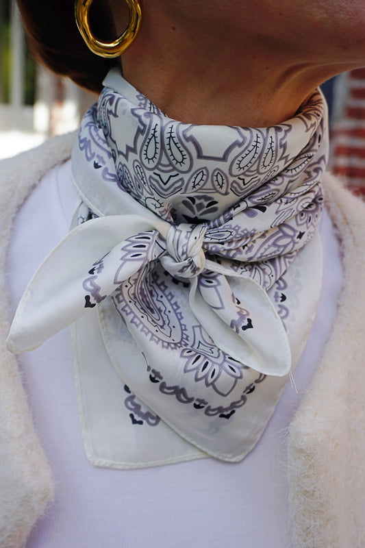 Foulard crème dessin gris