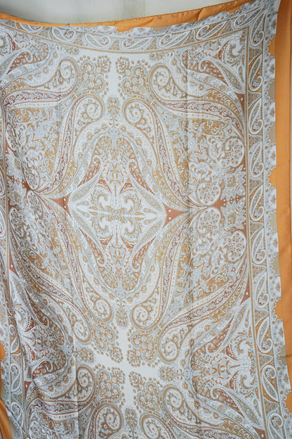 Grand foulard avec soie orange motifs cachemire