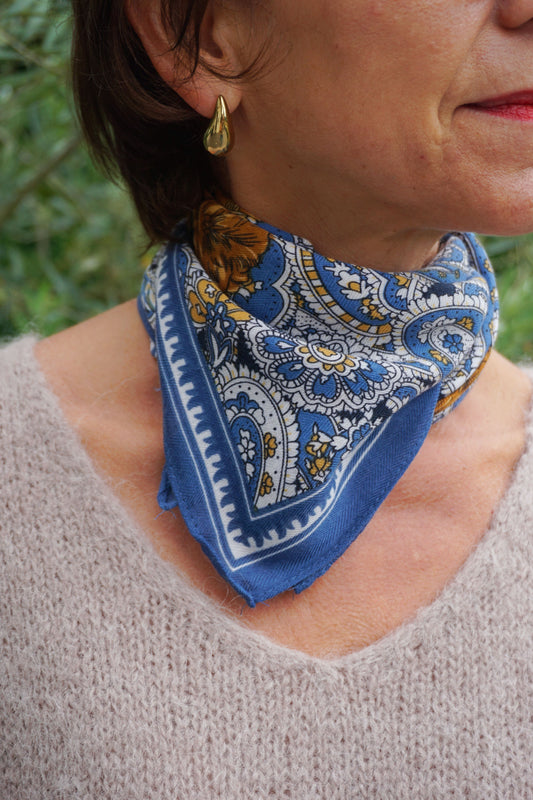 Foulard motif cachemire bleu et orange