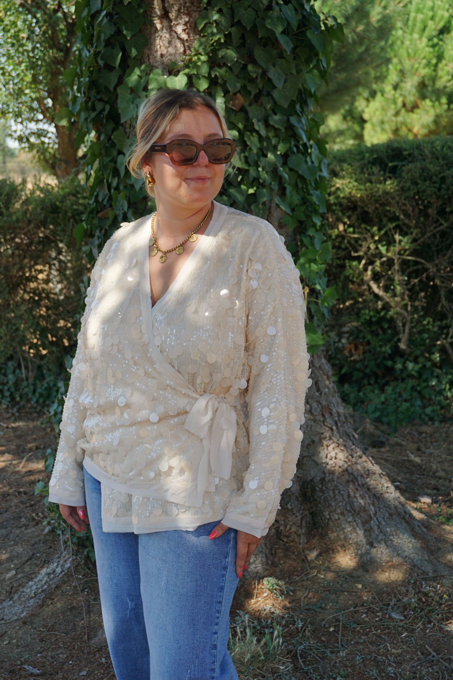 Gilet cardigan cache-cœur à sequins crèmes