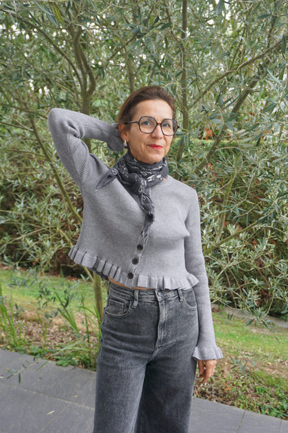Gilet gris volanté