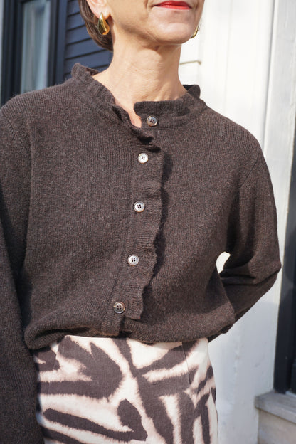 Gilet marron foncé volanté maille