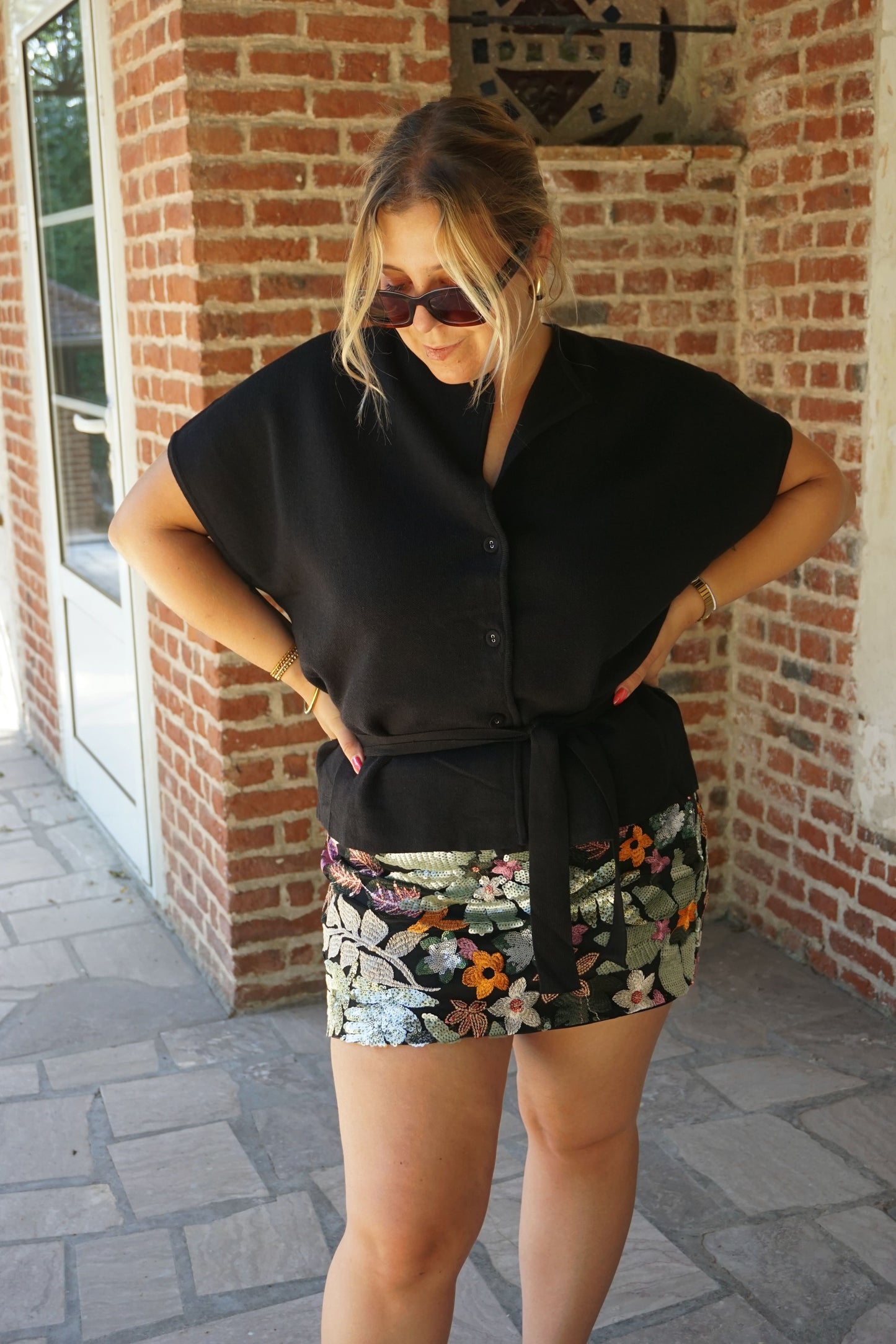 Gilet manches courtes noir avec ceinture
