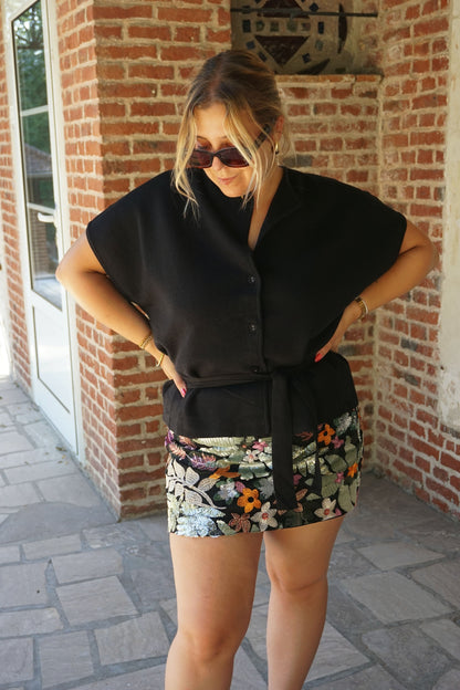 Gilet manches courtes noir avec ceinture