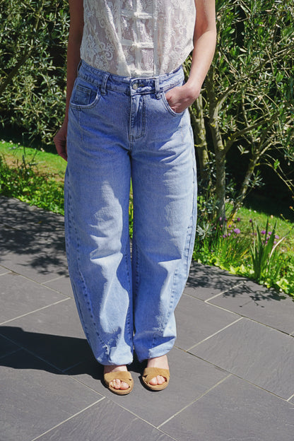 Jean barrel bleu clair ballon