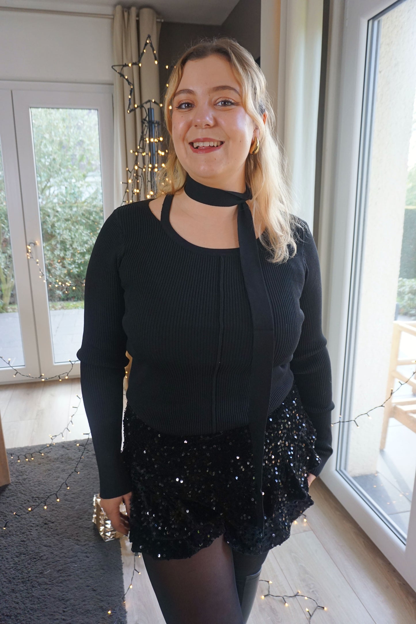 Jupe-short à sequins et velours noire