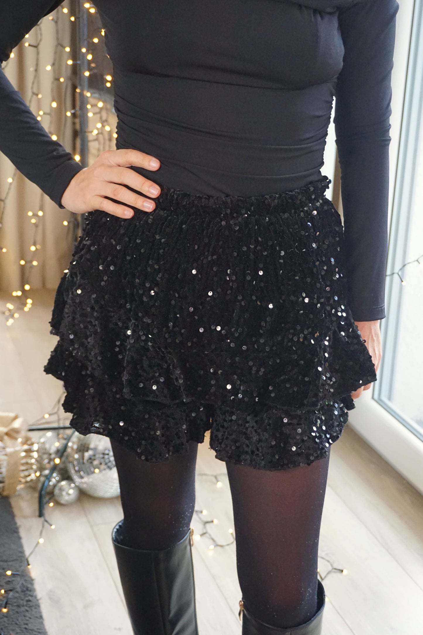 Jupe-short à sequins et velours noire