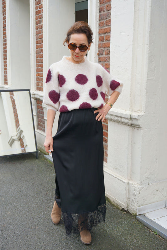 Jupe longue noire satinée et dentelle