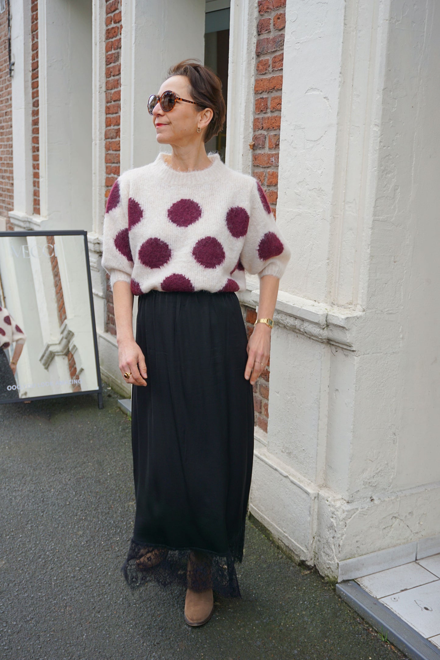 Jupe longue noire satinée et dentelle