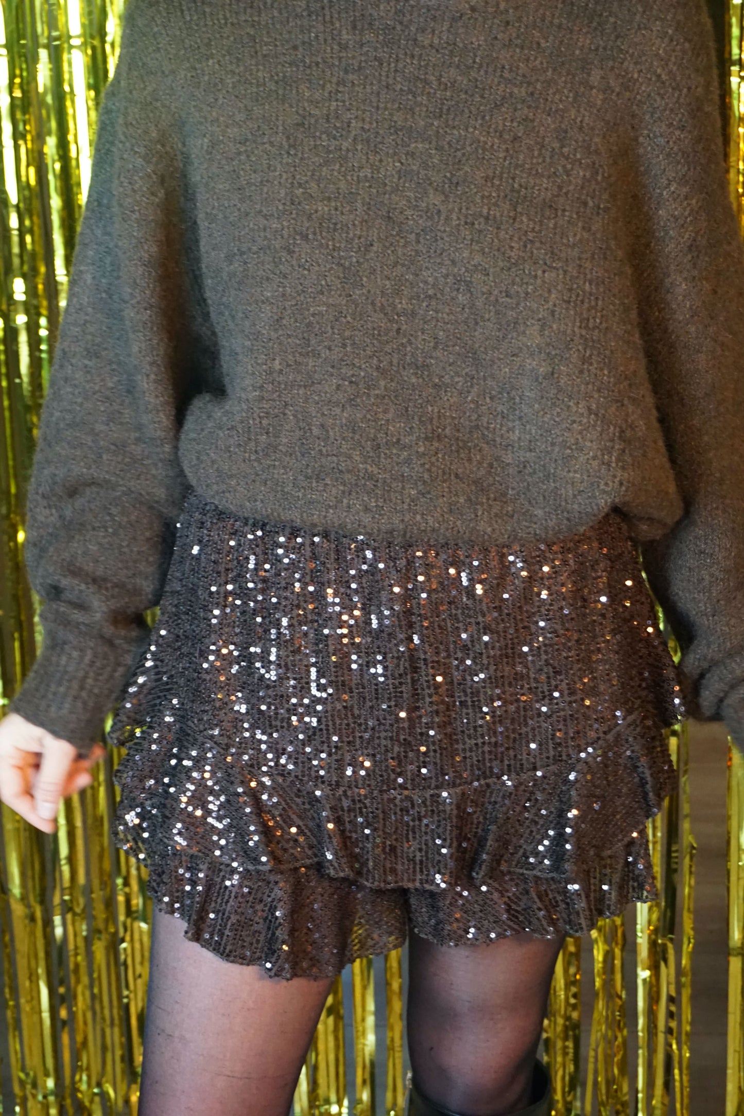 Jupe-short marron à sequins