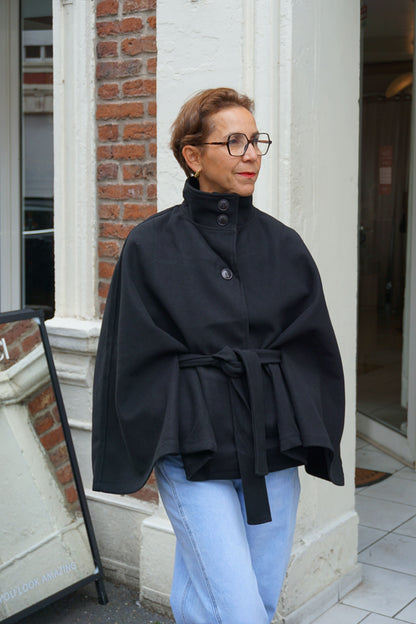 Manteau cape noire