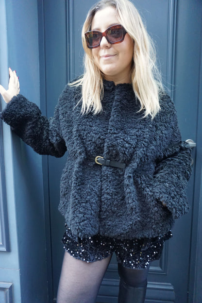 Manteau doux teddy noir et ceinture