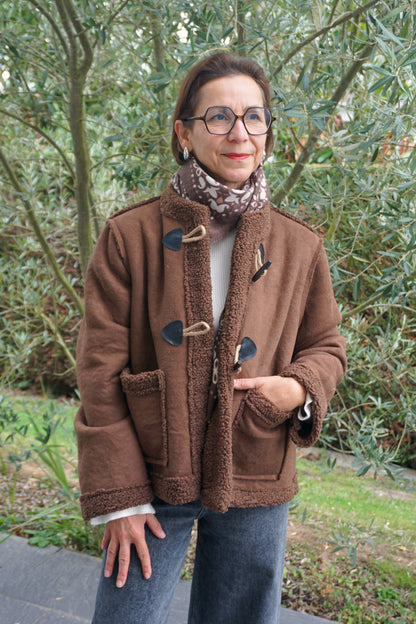Manteau marron chocolat et attaches