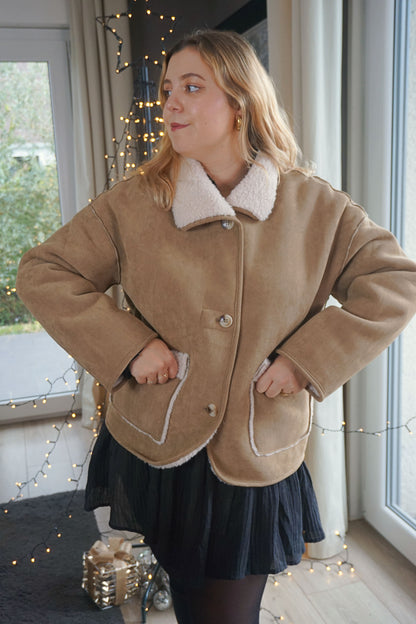 Manteau réversible effet daim et teddy