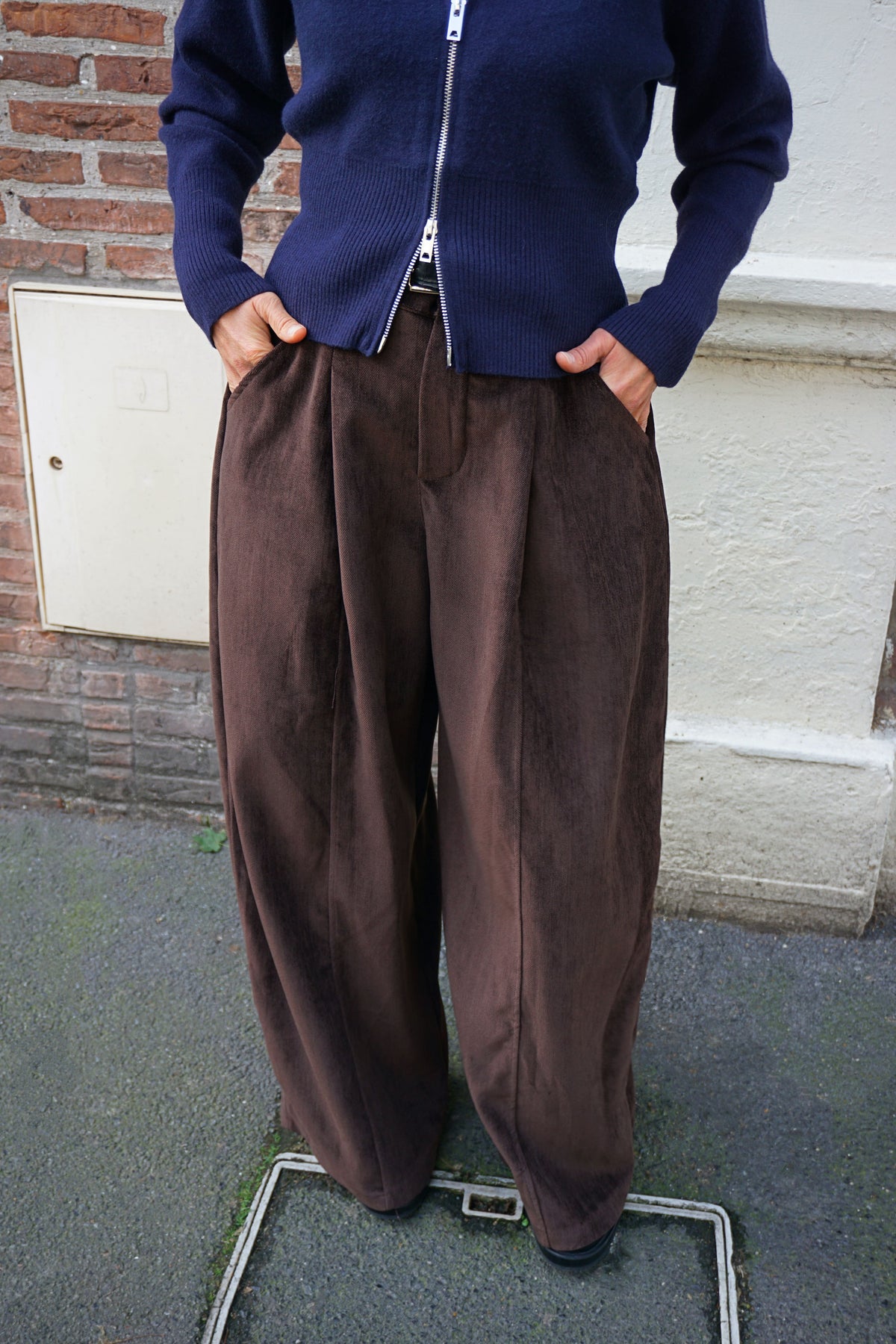 Pantalon barrel effet velours marron