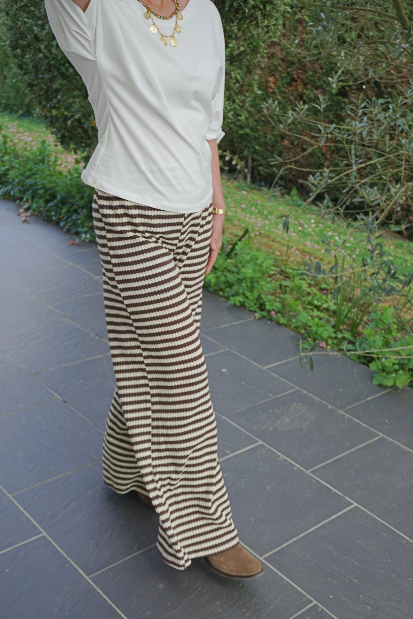 Pantalon crochet rayé marron et crème