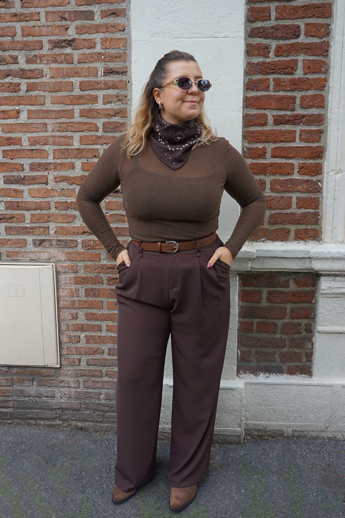 Pantalon droit style tailleur marron chocolat