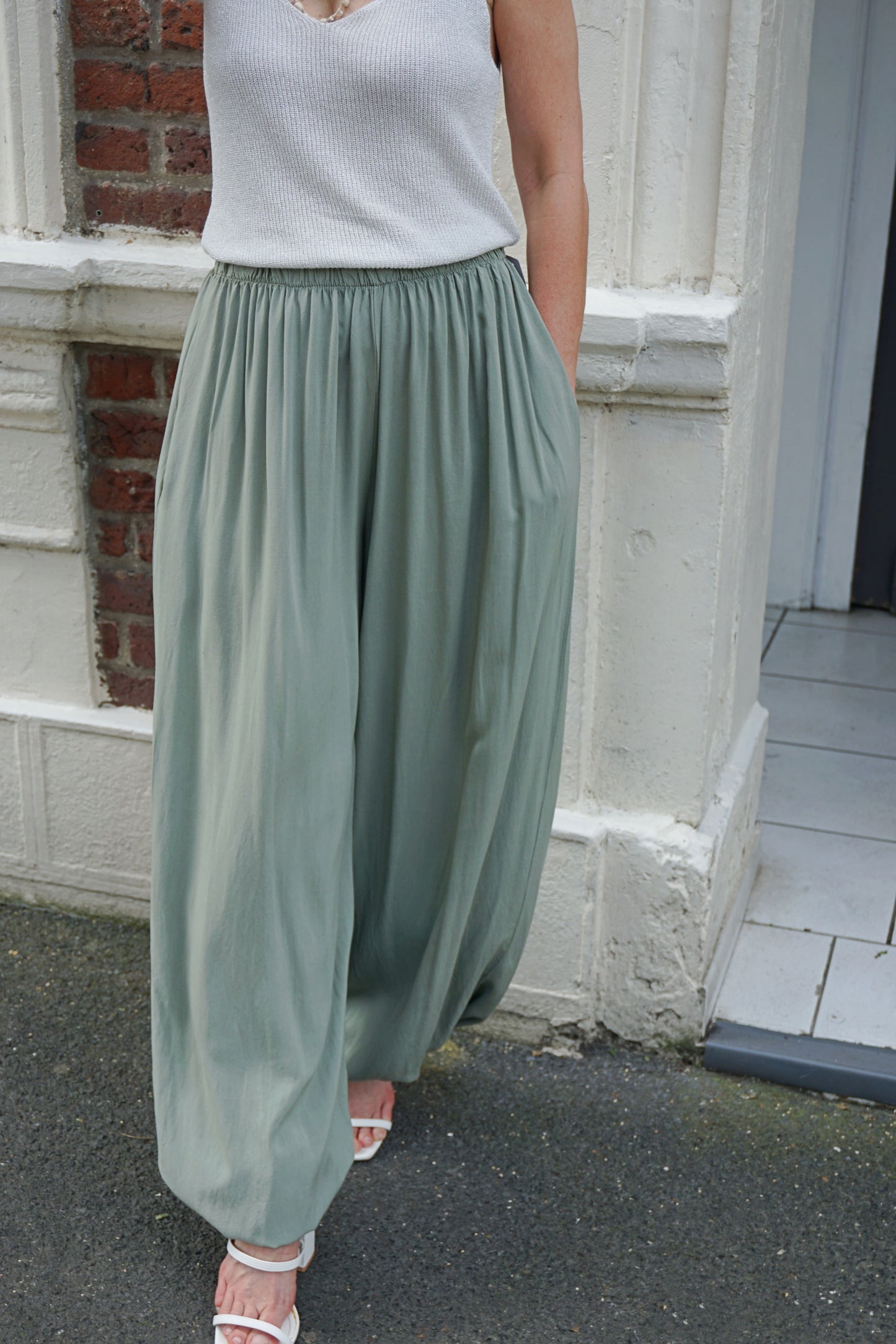 Pantalon fluide bouffant resserré kaki