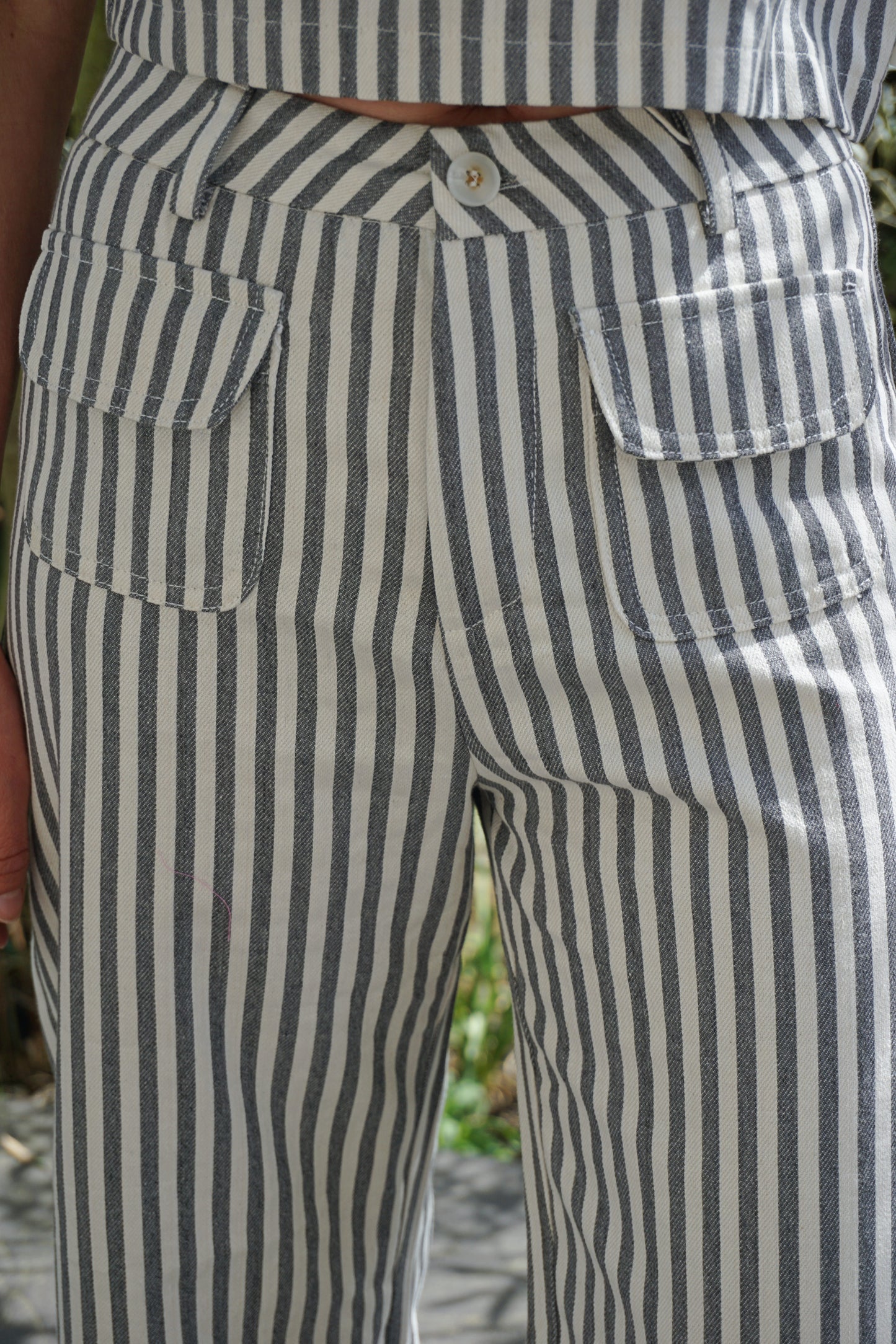 Pantalon rayé bleu gris coton
