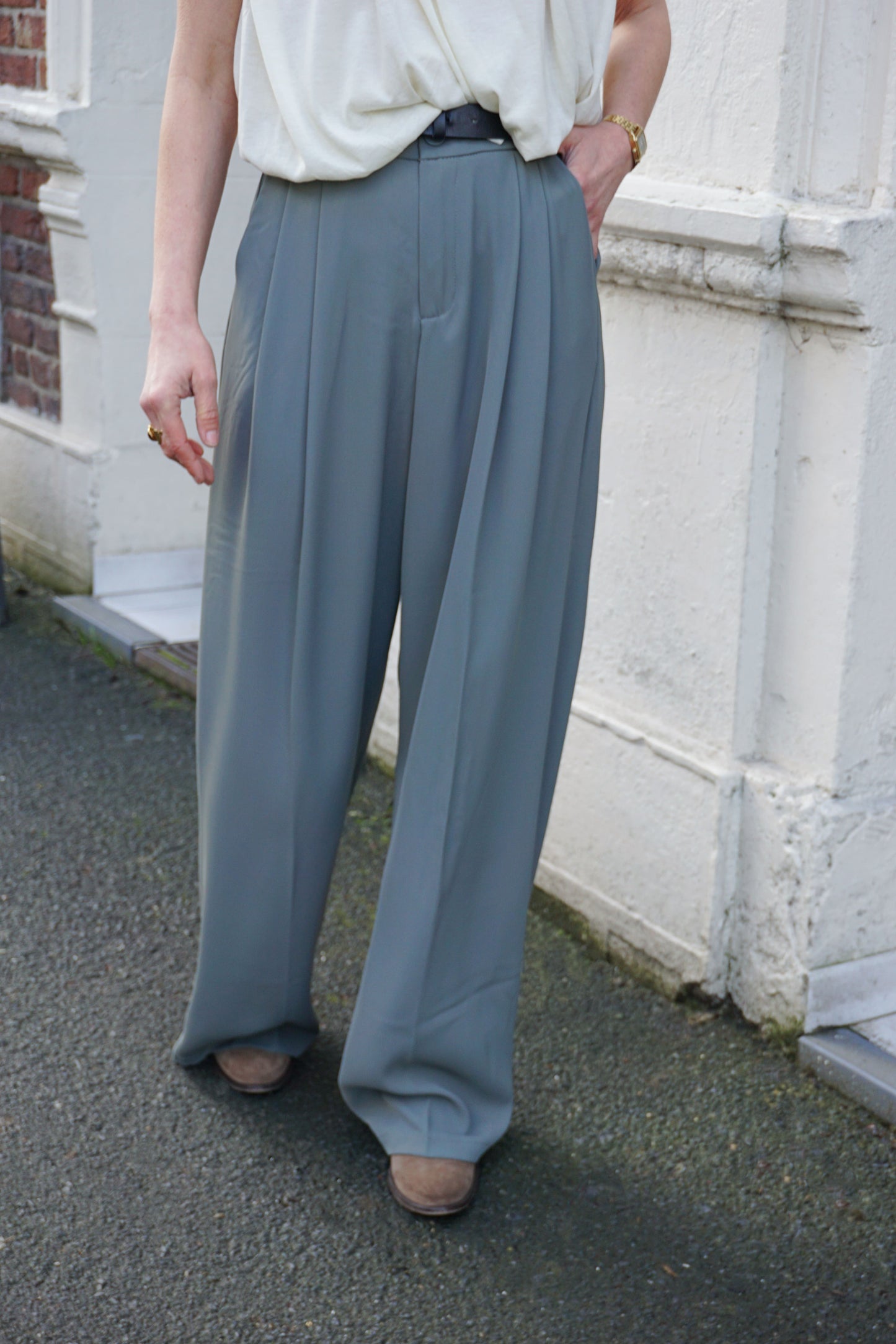 Pantalon tailleur vert sauge wide leg