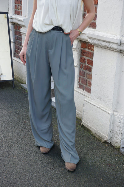 Pantalon tailleur vert sauge wide leg
